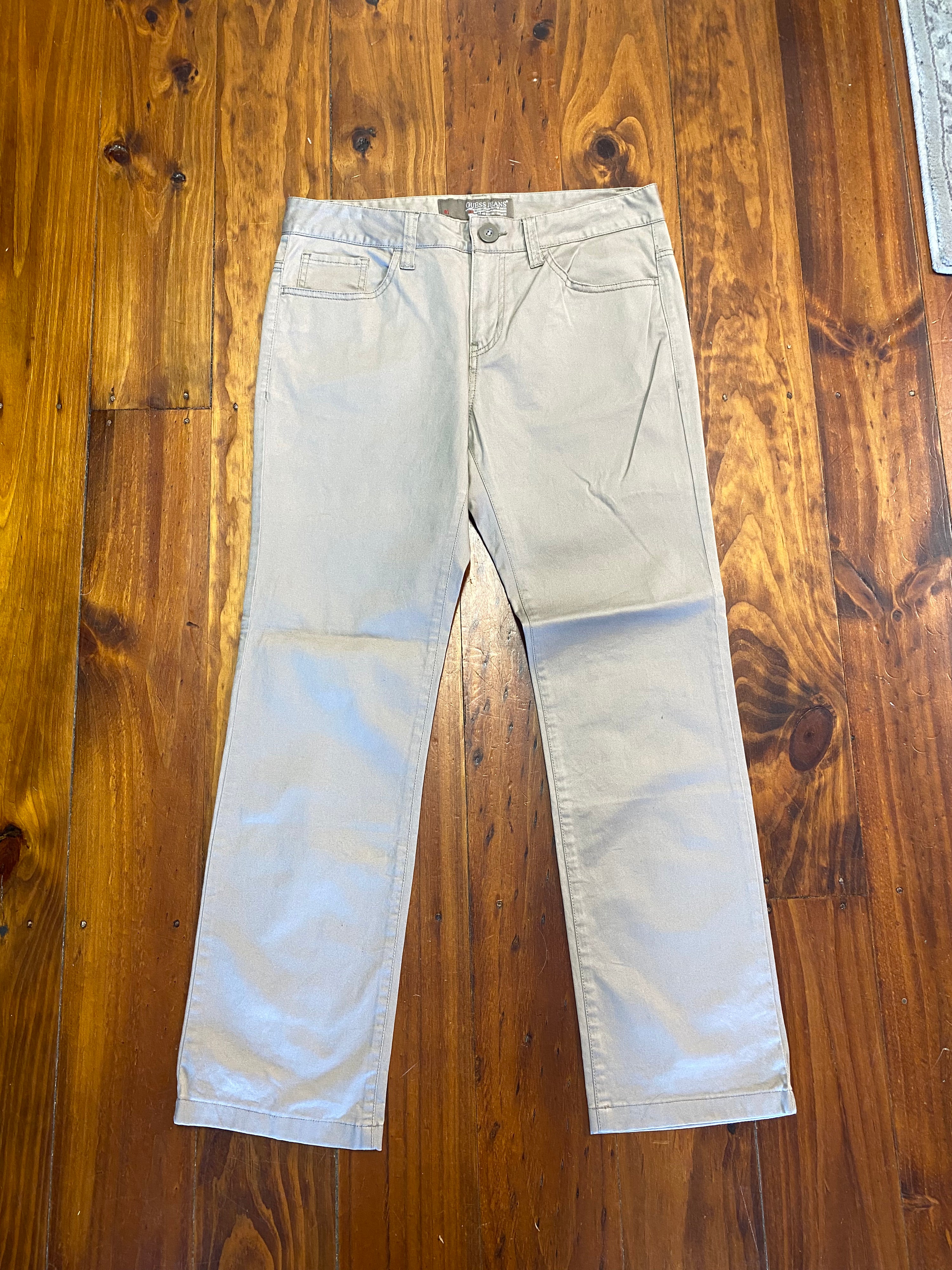 [32] Guess Jeans Chinos