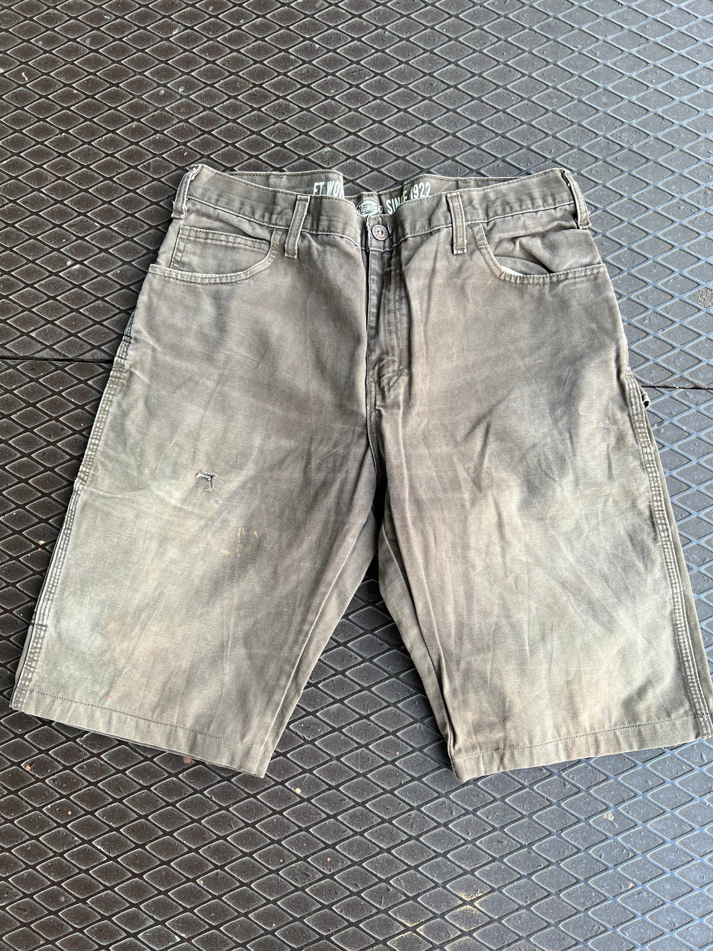 32 - Dickies Dark Brown/Grey Carpenter Shorts