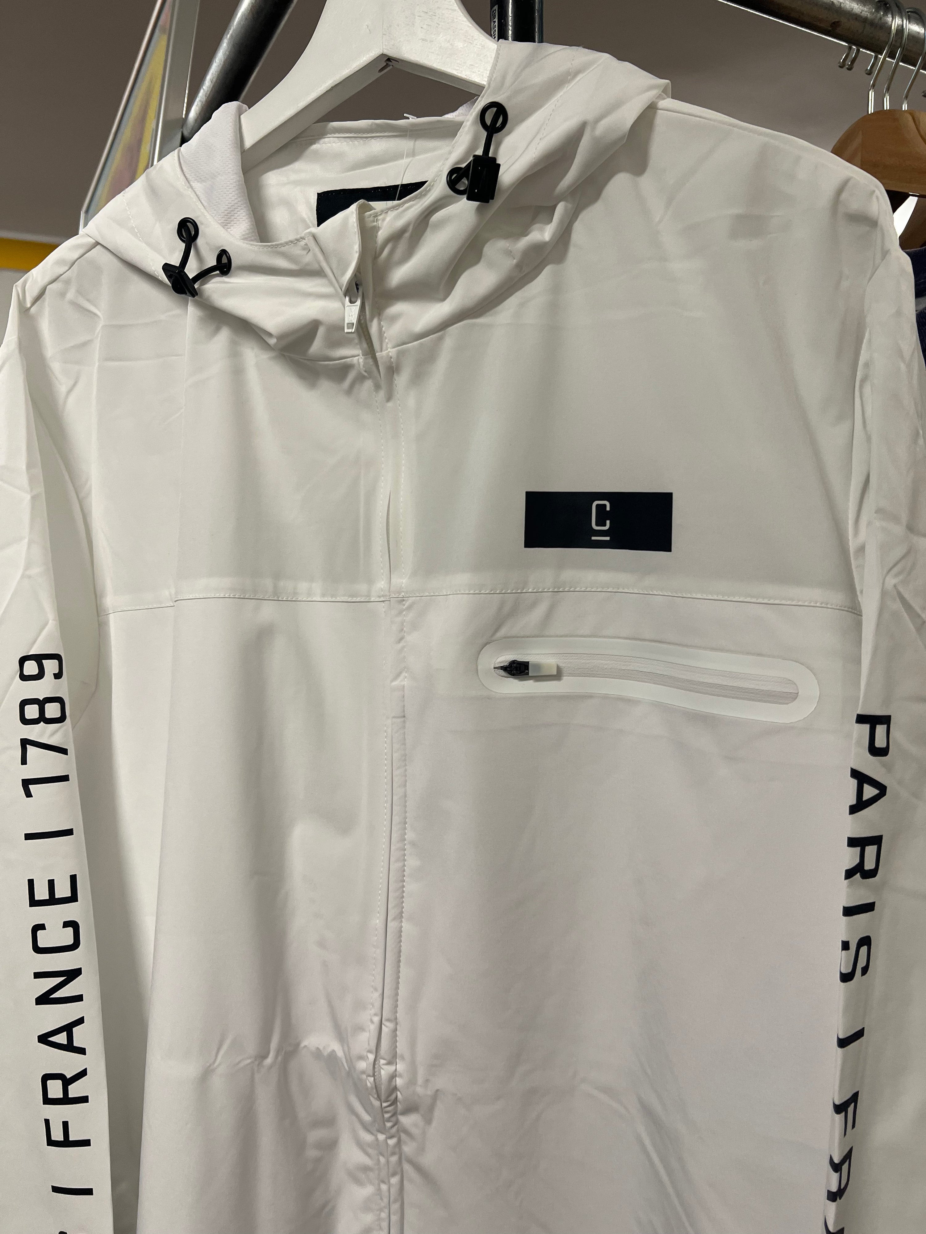 2XL - BNWT Carre Longitude White Zip Up Hooded Spray Jacket