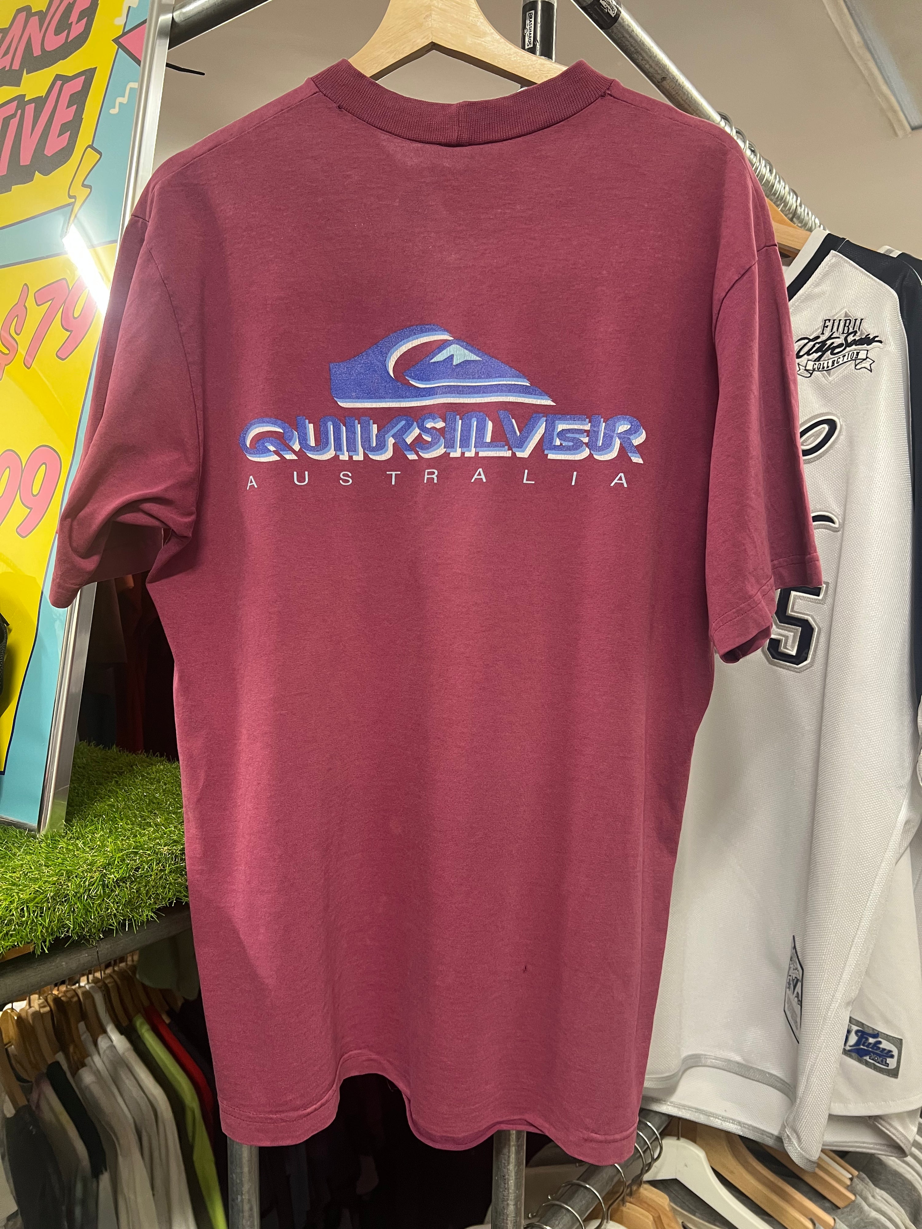 L - 1990s Quiksilver Maroon Tee - Collar Hit