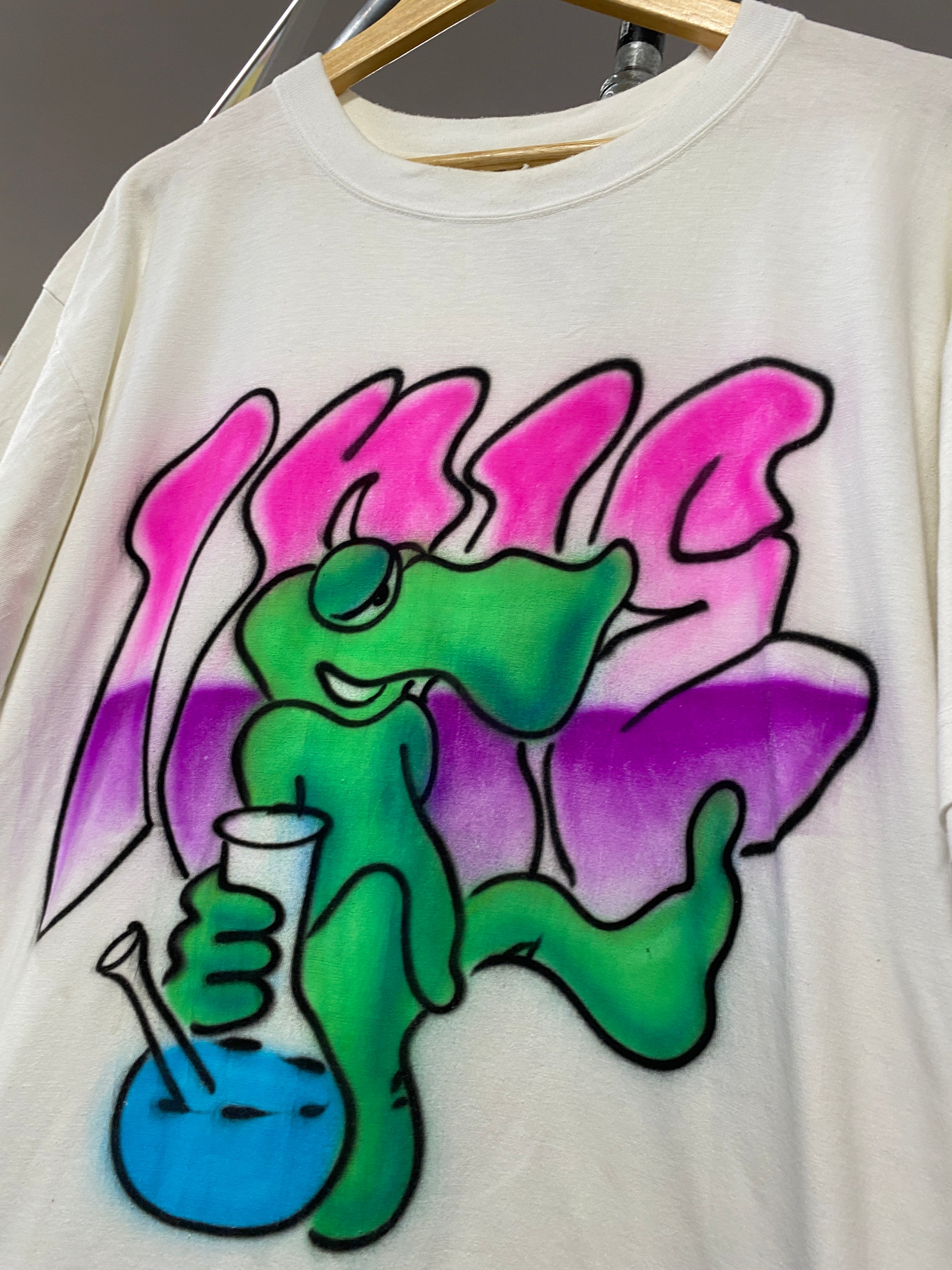 XL - Airbrushed Bong Euro Tee