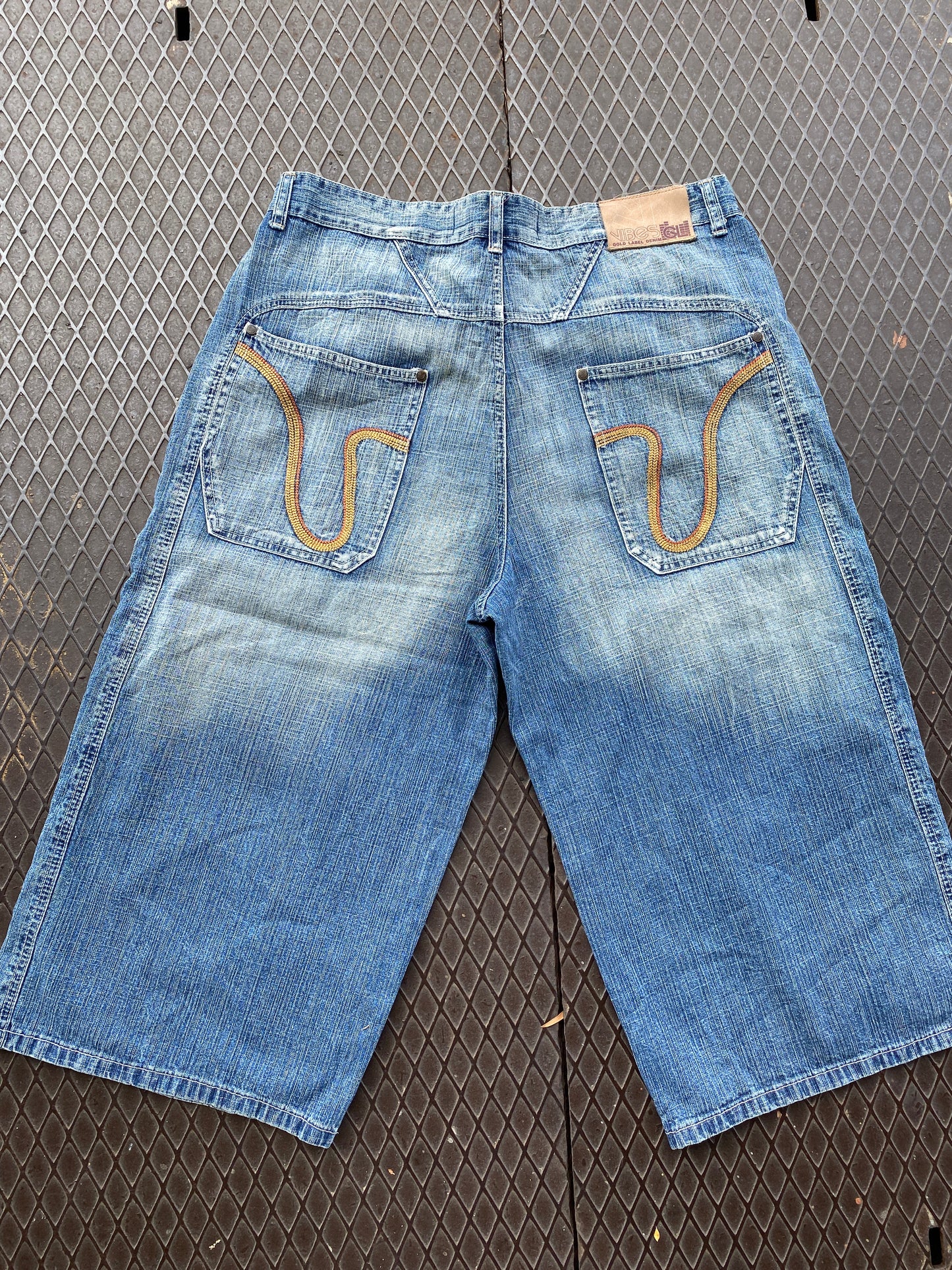38 - Vibes GL Denim Embroidered Pockets Shorts