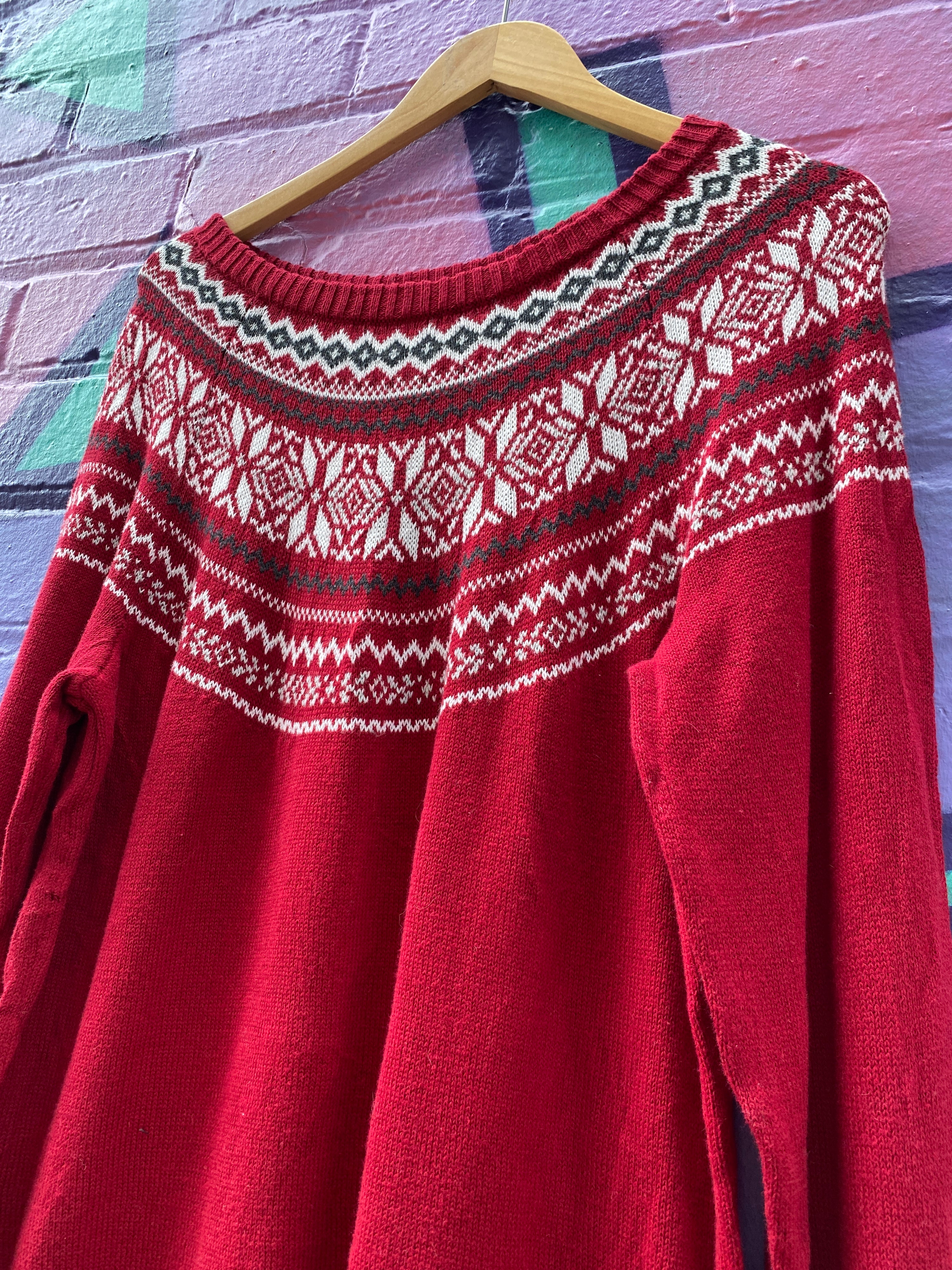 L - Croft & Barrow Red/White Wideneck Knit Sweater