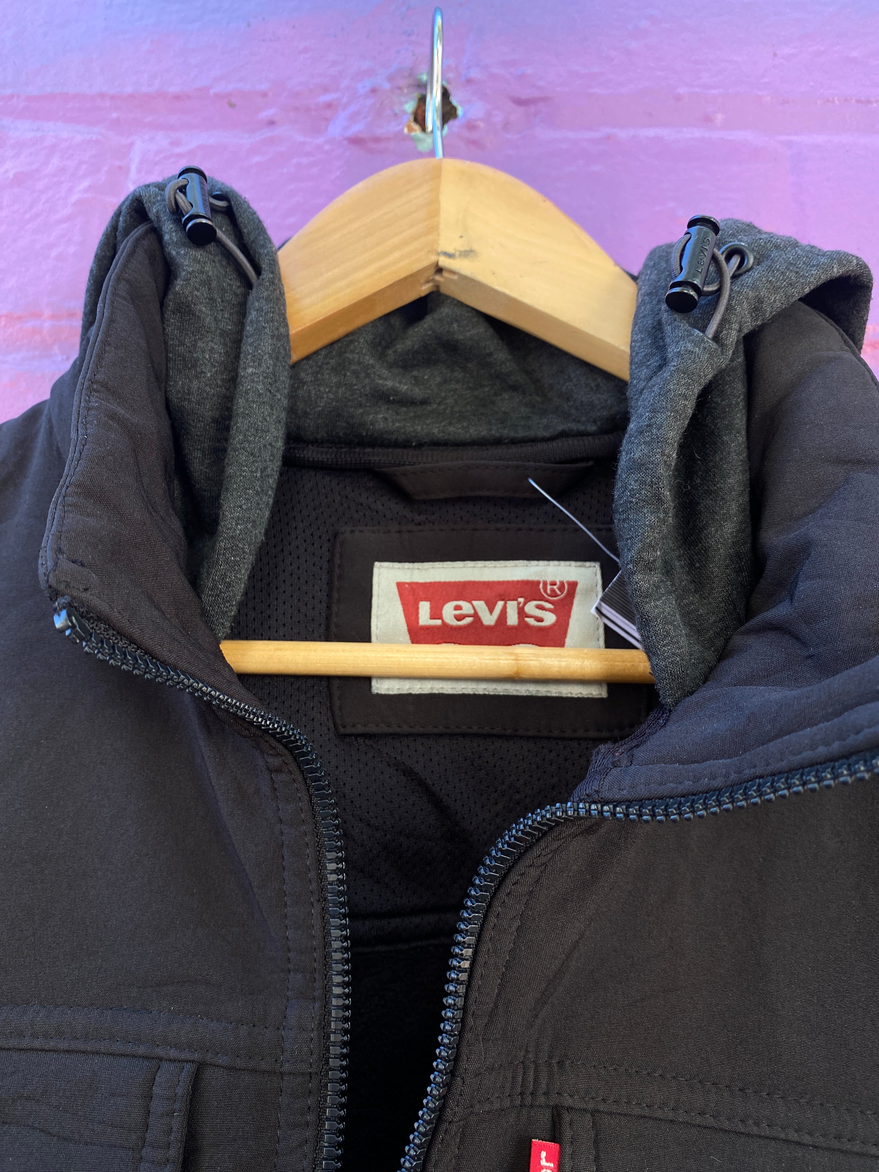 S - Levi's Black Hooded Windbreaker